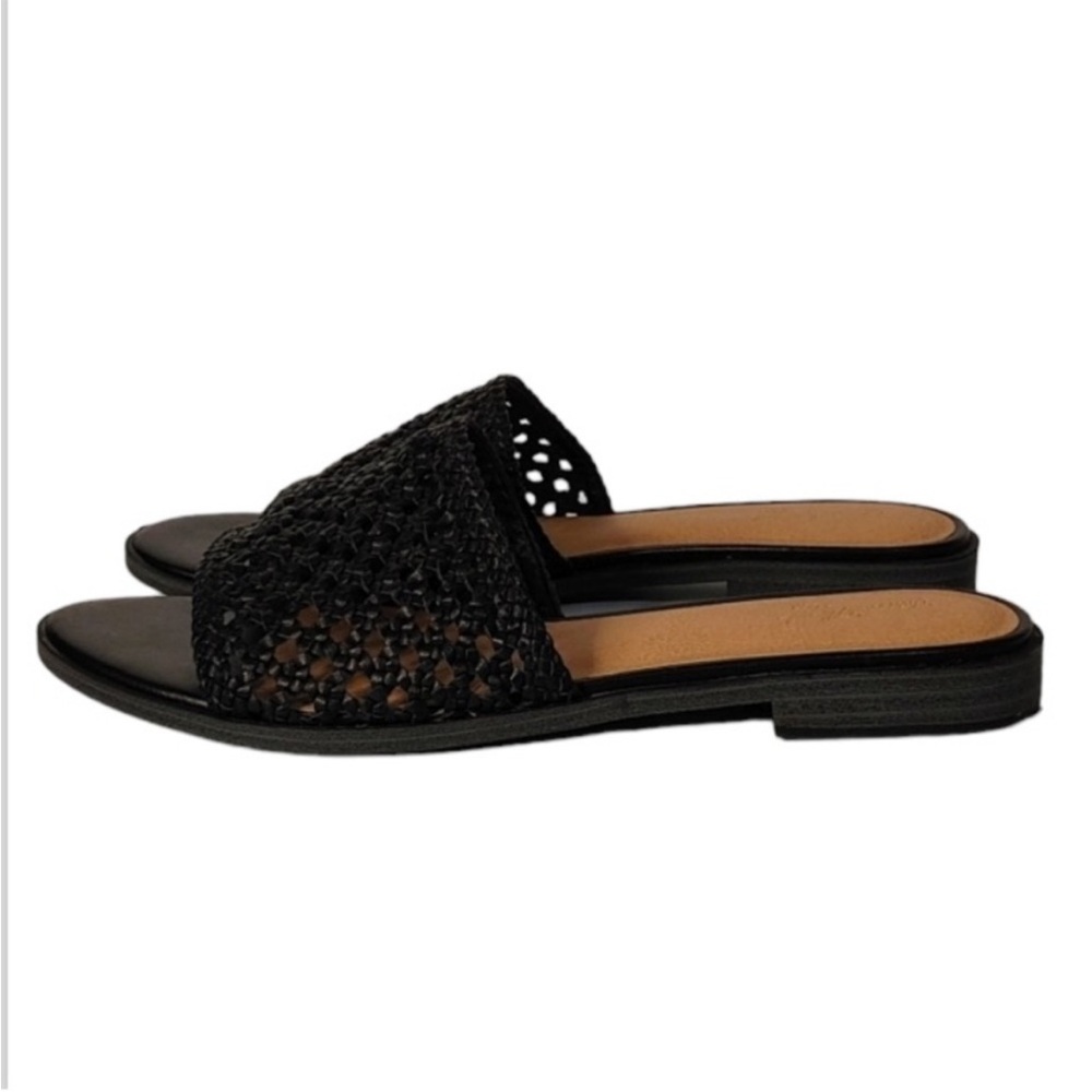 Universal Thread Black Woven Slide Sandals